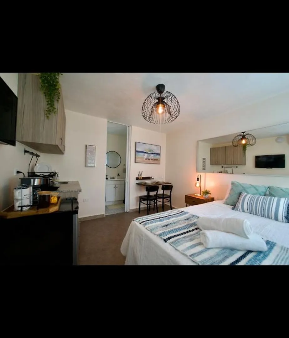 Bucare Studio - Beach Bliss: Isla Verde Gem San Juan Apartment